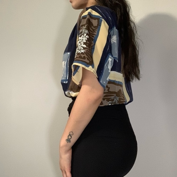 Vintage  HER patterned woman’s blouse size Medium - Picture 3 of 13